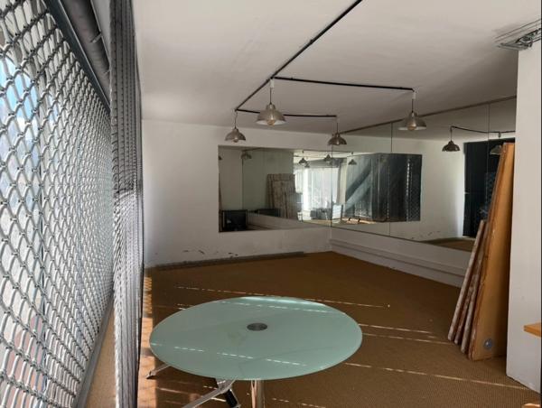 Local commercial de plus de 187 m² à louer SALON DE PROVENCE (13)