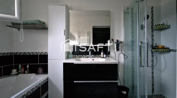 maison 4 chambres plain-pied sans vis à vis sur terrain clos.