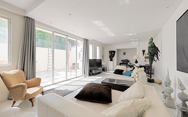 Appartement à vendre    3 pièces • 156,74 m2 Rosny-sous-Bois