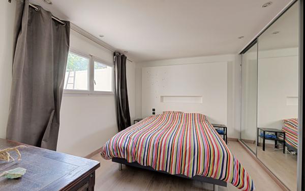 Appartement à vendre    3 pièces • 156,74 m2 Rosny-sous-Bois