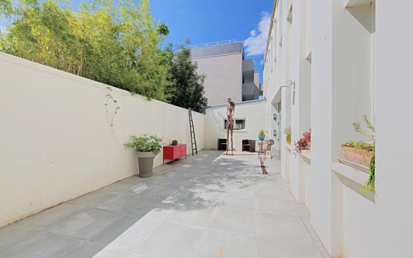 Appartement à vendre    3 pièces • 156,74 m2 Rosny-sous-Bois