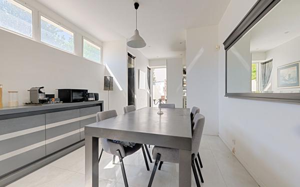 Appartement à vendre    3 pièces • 156,74 m2 Rosny-sous-Bois
