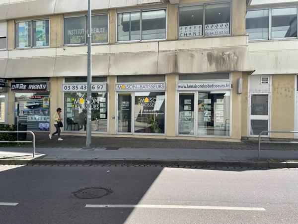 Local commercial à vendre - Emplacement privilégié à Chalon-sur-Saône