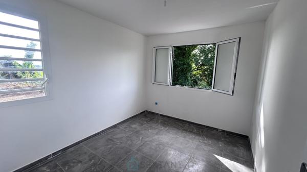 Villa neuve vendu équipée et cloturée avec le choix de couleur pour l'acquéreur