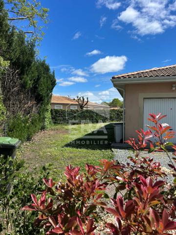 CESTAS BOURG MAISON T 05 AVEC JARDIN