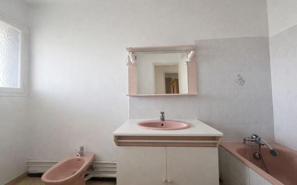 Appartement à vendre    4 pièces • 76 m2 Marseille 9