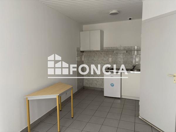 Location Studio 25 m² - 55 rue Battant Besancon 25000