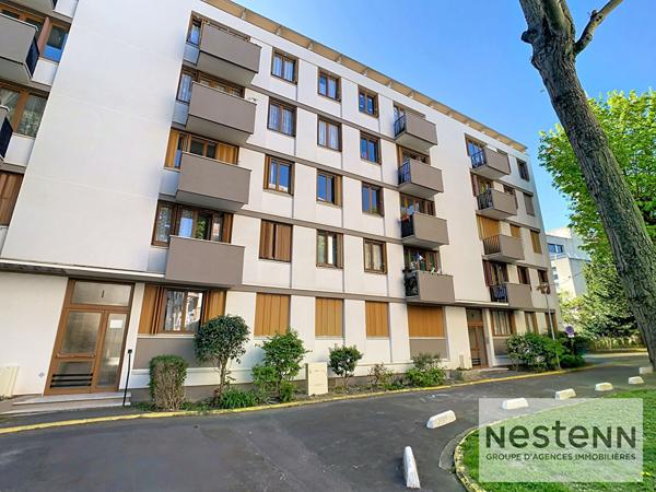 DERNIER ÉTAGE + BOX + CALME = OPPORTUNITÉ À SAISIR !