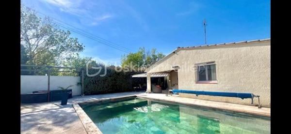 Villa de plain pied 4 pièces 90 m2

Jolie maison des années 2000 de plain pied , de 90 m2 habitables sur une parcelle de 507 m2 
*Composée d’un SALON /SEJOUR donnant sur la terrasse 
*Une cuisine ouverte moderne et équipée ,
* 3 chambres
* Une buanderie peut être transformée en une chambre supplémentaire ou bureau
*Une  SDE avec douche a l’italienne 
*WC 
*A l’extérieur son jardin et sa terrasse 
*Piscine maçonnée ( Filtration au sel ) 
Sans vis à vis 
*3 stationnements ( camping-car également ) avec un accès facile et ces deux portails motorisés 
*Les équipements 
*Climatisation réversible gagnable 
*Alarme 
*Visiophone
*Cumulus thermodynamique 
Maison très bien isolée, pratique , confortable , lumineuse 
Une visite s.impose , n.hésitez pas à me contacter