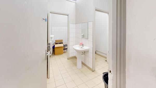 Local commercial  290m² MORESTEL + Parking en sous sol   434m²