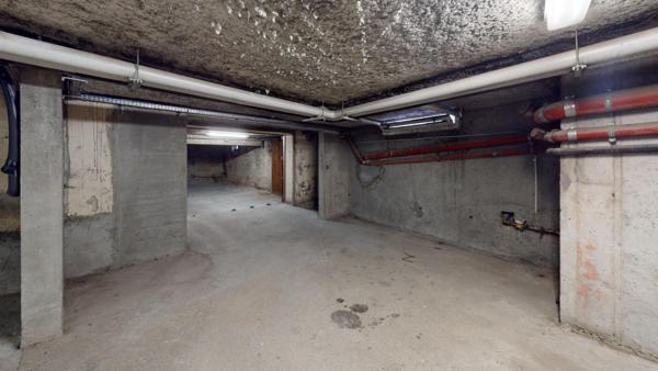 Local commercial  290m² MORESTEL + Parking en sous sol   434m²