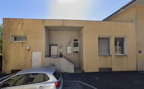 Local commercial  290m² MORESTEL + Parking en sous sol   434m²