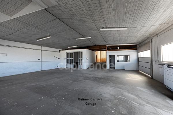 Ancien garage automobile avec fort potentiel de réhabilitation à MONTSALVY (15)