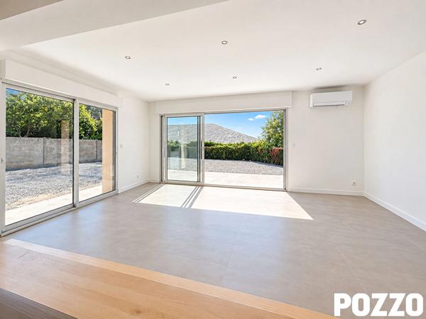 A Vendre - Avranches centre - Appartement rez-de-chaussée - 5 pièce(s) 137,64 m² - terrasse et parking AVRANCHES