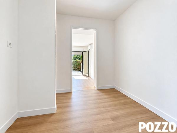 A Vendre - Avranches centre - Appartement rez-de-chaussée - 5 pièce(s) 137,64 m² - terrasse et parking AVRANCHES