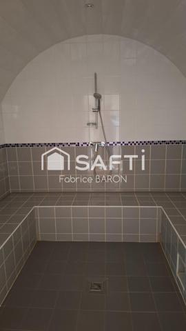 LOCAL COMMERCIAL / HABITATION — CHAMPIGNY-EN-ROCHEREAU
