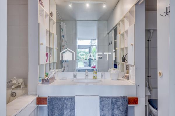 LE BOUSCAT – Limite Parc Bordelais : MAISON D’ARCHITECTE ALLIANT LUMIERE ET ESPACES.