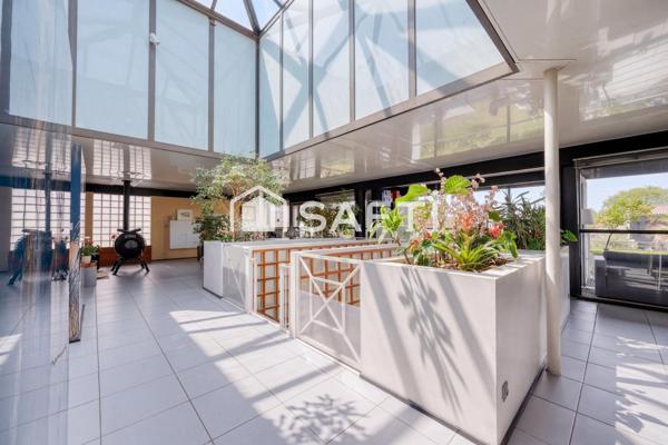 LE BOUSCAT – Limite Parc Bordelais : MAISON D’ARCHITECTE ALLIANT LUMIERE ET ESPACES.