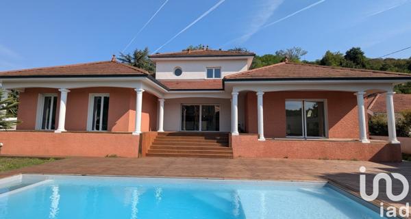 Maison à vendre 6 pièces 179,5 m² Saint-Clair-de-la-Tour