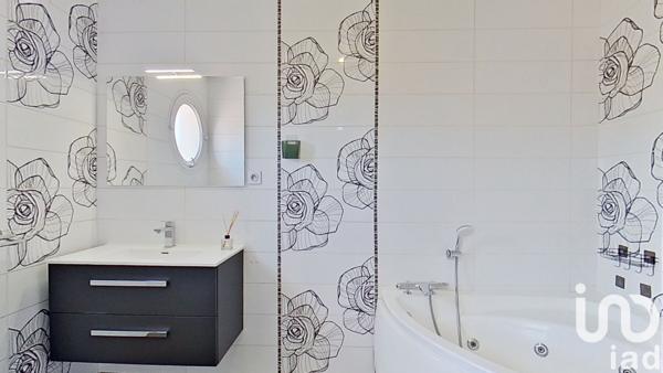 Maison à vendre 6 pièces 179,5 m² Saint-Clair-de-la-Tour