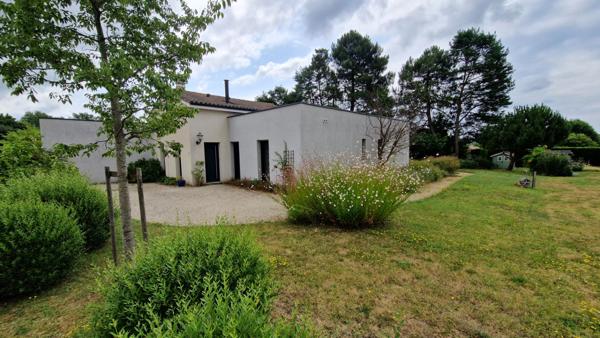 Votre future maison de 2015, spacieuse et au calme pres de Bergerac !