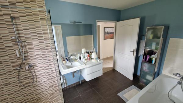 Votre future maison de 2015, spacieuse et au calme pres de Bergerac !