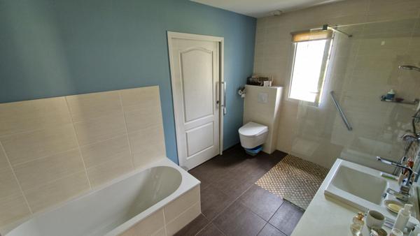 Votre future maison de 2015, spacieuse et au calme pres de Bergerac !