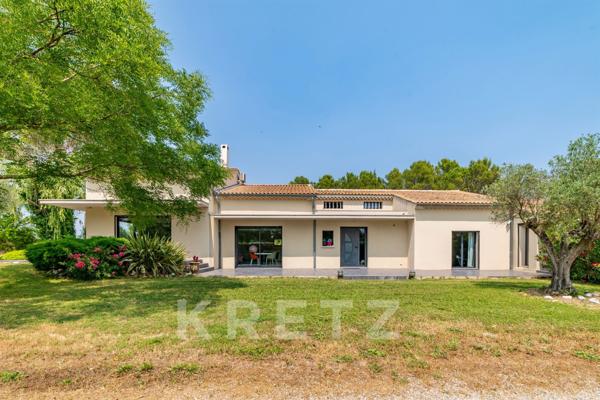 Exceptionnelle villa rénovée de 400m2 sur un parc paysager de 8300m2