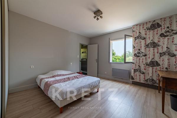 Exceptionnelle villa rénovée de 400m2 sur un parc paysager de 8300m2