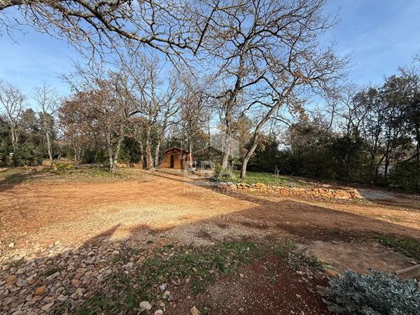 A VENDRE 83470 SAINT MAXIMIN LA SAINTE BAUME MAISON PLAIN PIED T3 DE 80M² SUR 2100M² DE TERRAIN