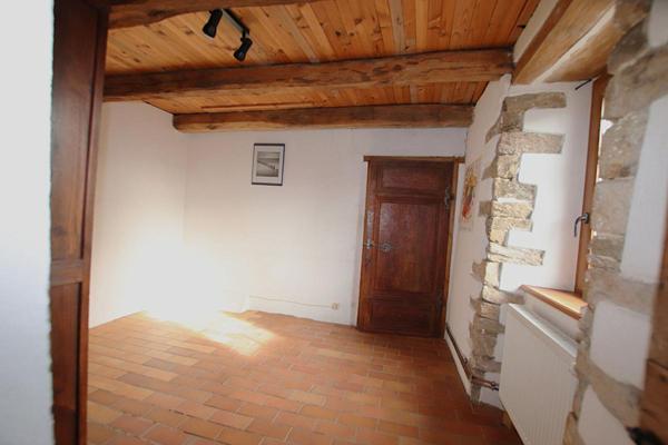 Ensemble immobilier avec gîte et potentiel second gîte - Maison T7 de 211 m² sur terrain arboré
