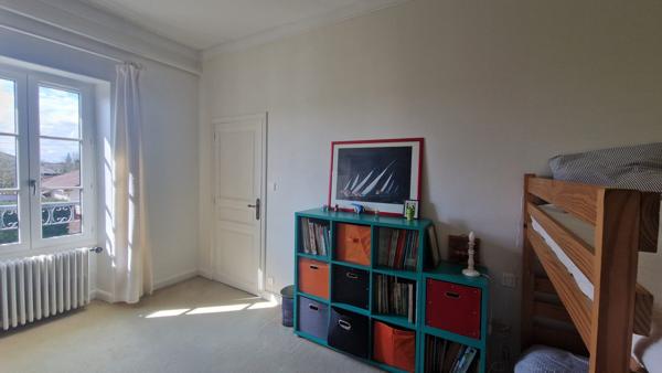 Maison - 9 pièces - 196 m²