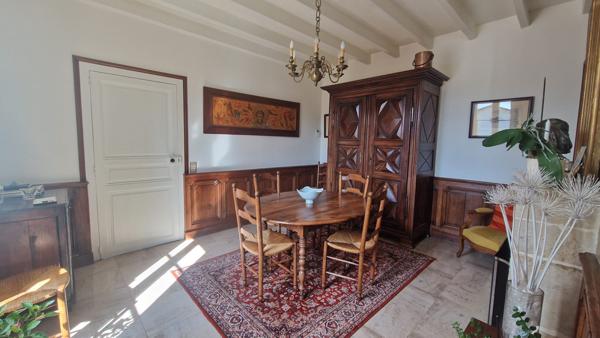 Maison - 9 pièces - 196 m²