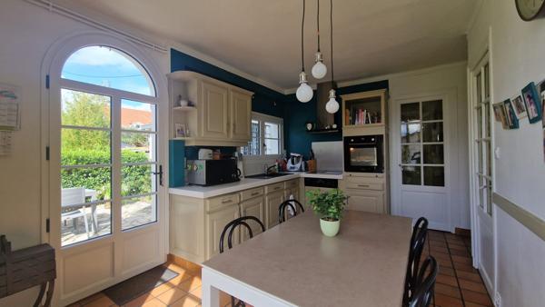 Maison - 9 pièces - 196 m²