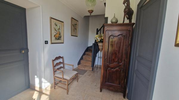 Maison - 9 pièces - 196 m²