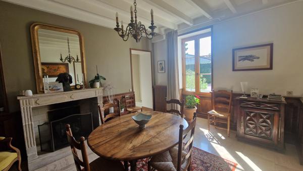 Maison - 9 pièces - 196 m²