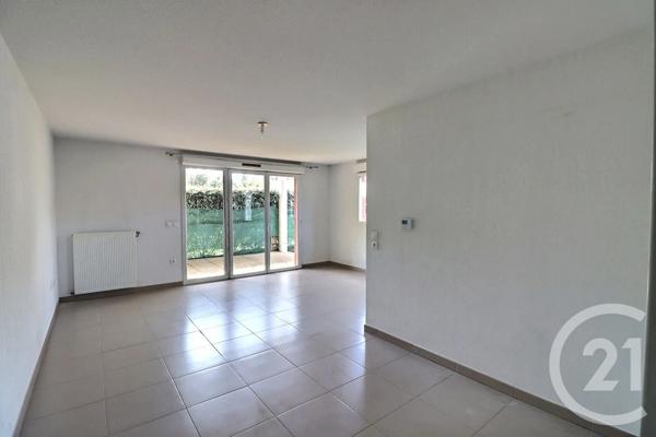 Appartement T2 à vendre  2 pièces - 47 m 2   FREJUS  - 83