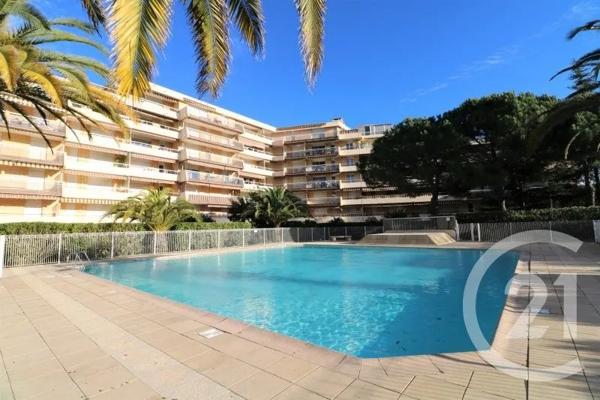 Appartement T2 à vendre  2 pièces - 47 m 2   FREJUS  - 83
