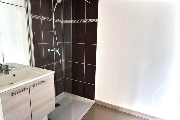 Appartement T2 à vendre  2 pièces - 47 m 2   FREJUS  - 83