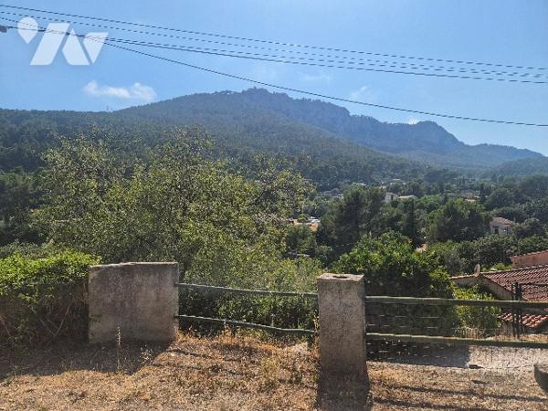 LA VALETTE-DU-VAR - Ensemble immobilier sur 3 000 m² constructibles – Fort potentiel – Aperçu mer