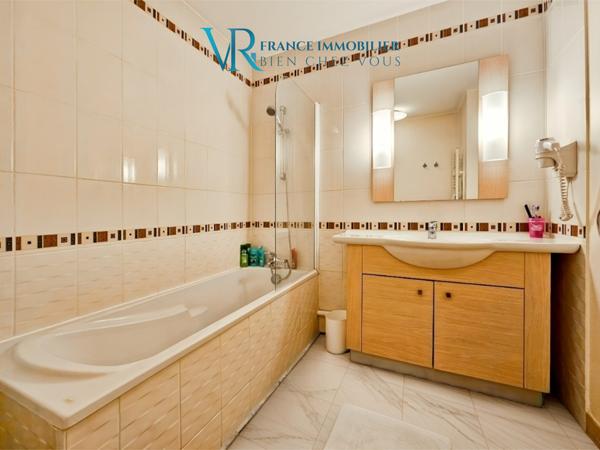 Divonne-les-Bains (01220) STUDIO (T1 BIS) 31M² - TERRASSE & PARKING PRIVATIF