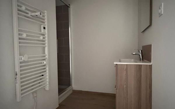 Appartement à louer    2 pièces • 36,50 m2 Anzin