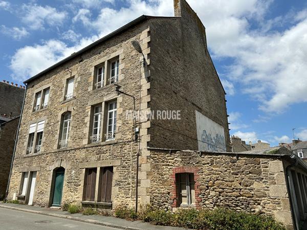 DINAN CENTRE ensemble de 2 appartements T2 loués dans un immeuble ancien