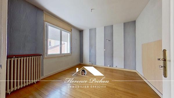 Maison
         7 pièces
        - 158 m² Exclusivité 262 500 € *