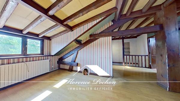 Maison
         7 pièces
        - 158 m² Exclusivité 262 500 € *