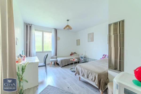 Appartement à vendre 4 pièces 106.81m² Roanne (42300)