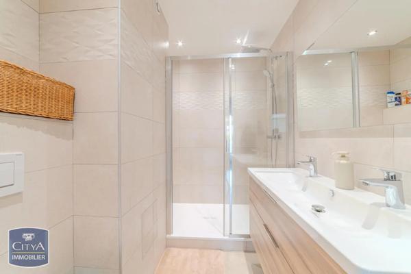Appartement à vendre 4 pièces 106.81m² Roanne (42300)