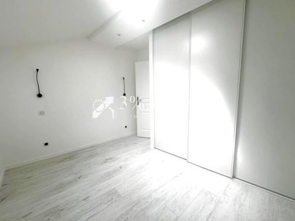 Duplex
                                                                                                                                                                                                                                                                                                                        3 pièce(s)                                                                                                                                                                                                          2 chambre(s)                                                                                                                                                                                                          52  m²