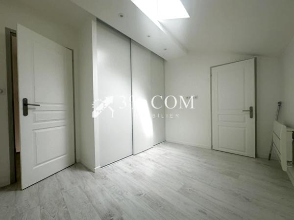 Duplex
                                                                                                                                                                                                                                                                                                                        3 pièce(s)                                                                                                                                                                                                          2 chambre(s)                                                                                                                                                                                                          52  m²