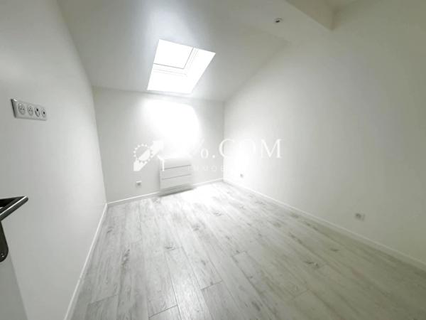 Duplex
                                                                                                                                                                                                                                                                                                                        3 pièce(s)                                                                                                                                                                                                          2 chambre(s)                                                                                                                                                                                                          52  m²